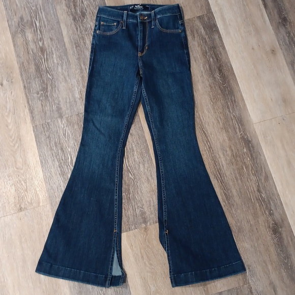 Hollister High Rise Flair Jeans - Picture 2 of 5